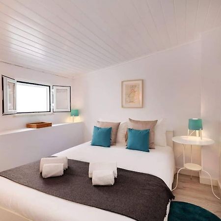 Duplex Lx Factory 2 Bedroom - Patio - Free Parking Lisboa 外观 照片