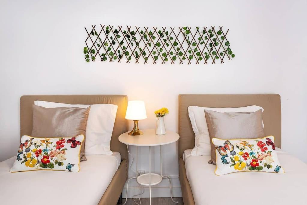 Duplex Lx Factory 2 Bedroom - Patio - Free Parking Lisboa 外观 照片