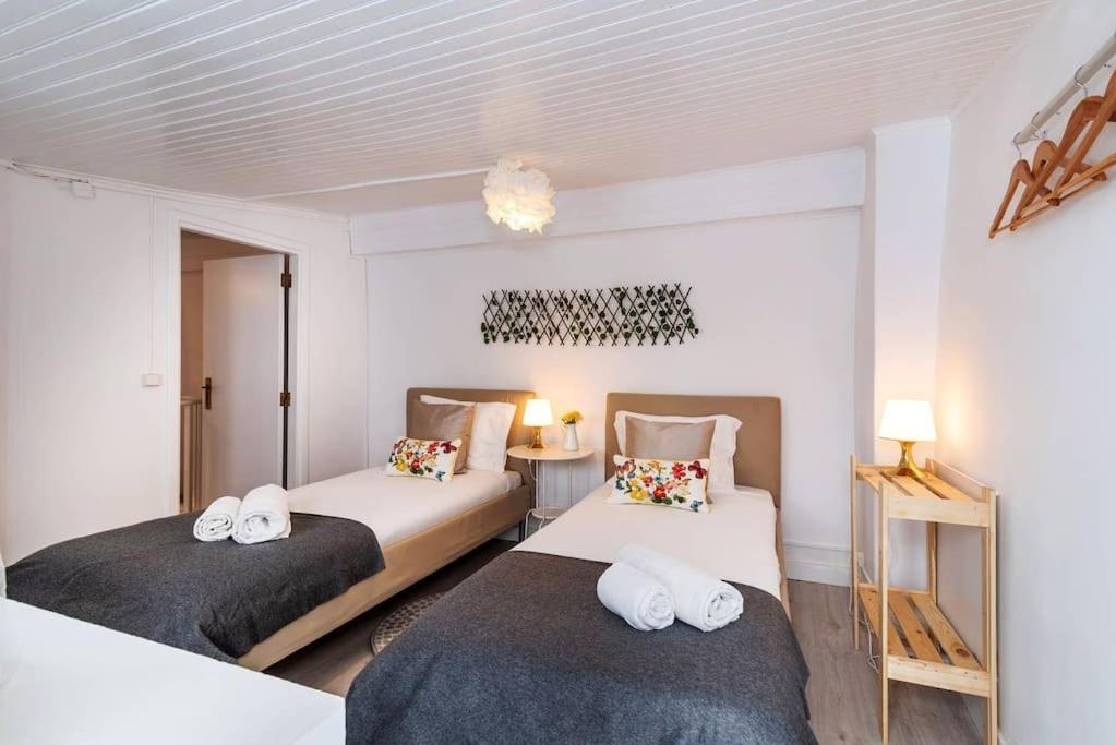 Duplex Lx Factory 2 Bedroom - Patio - Free Parking Lisboa 外观 照片