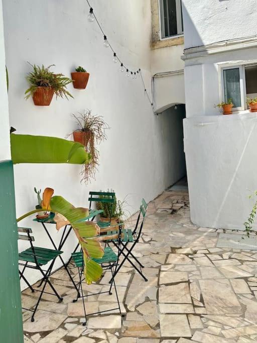 Duplex Lx Factory 2 Bedroom - Patio - Free Parking Lisboa 外观 照片