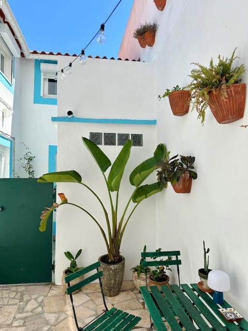 Duplex Lx Factory 2 Bedroom - Patio - Free Parking Lisboa 外观 照片