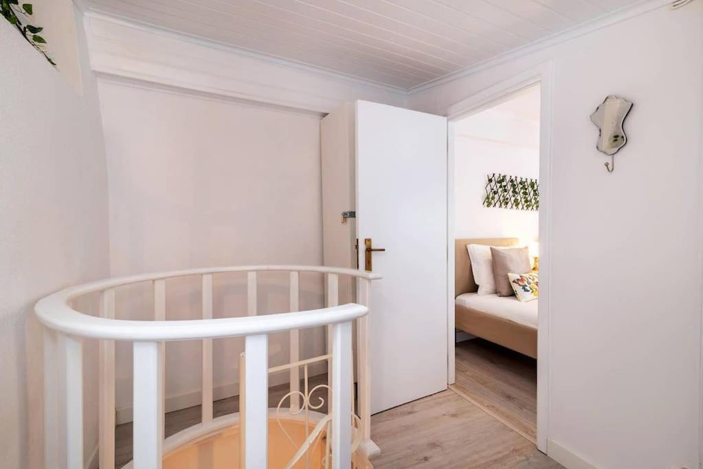 Duplex Lx Factory 2 Bedroom - Patio - Free Parking Lisboa 外观 照片