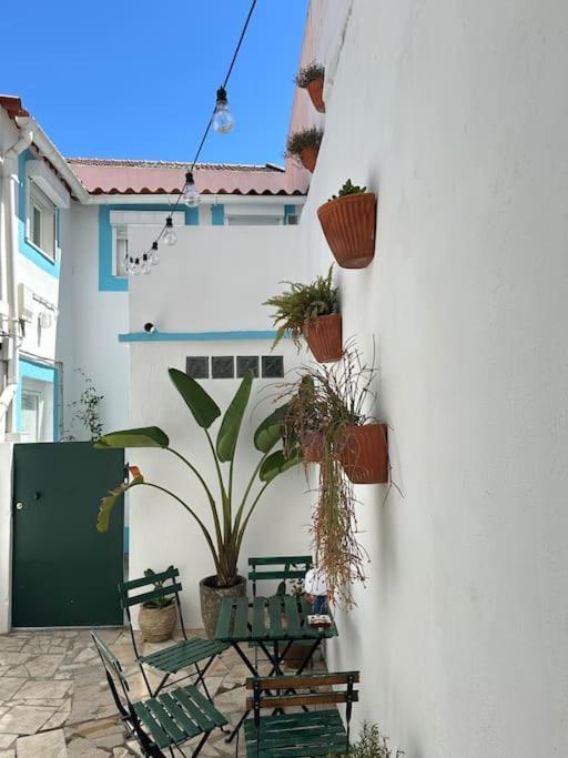 Duplex Lx Factory 2 Bedroom - Patio - Free Parking Lisboa 外观 照片