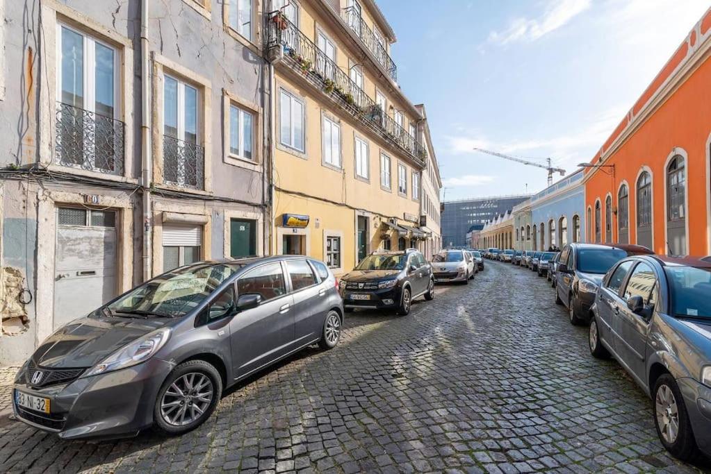 Duplex Lx Factory 2 Bedroom - Patio - Free Parking Lisboa 外观 照片